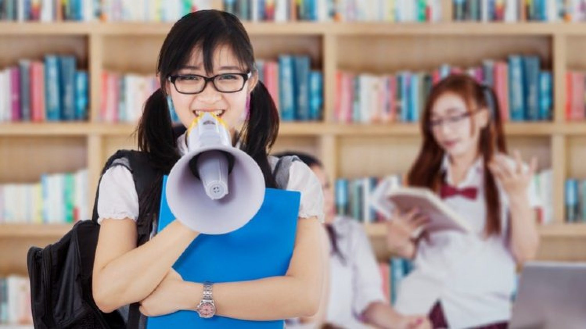 She is well spoken. МЕГАФОН для студентов. Студент говорит. Speak well.